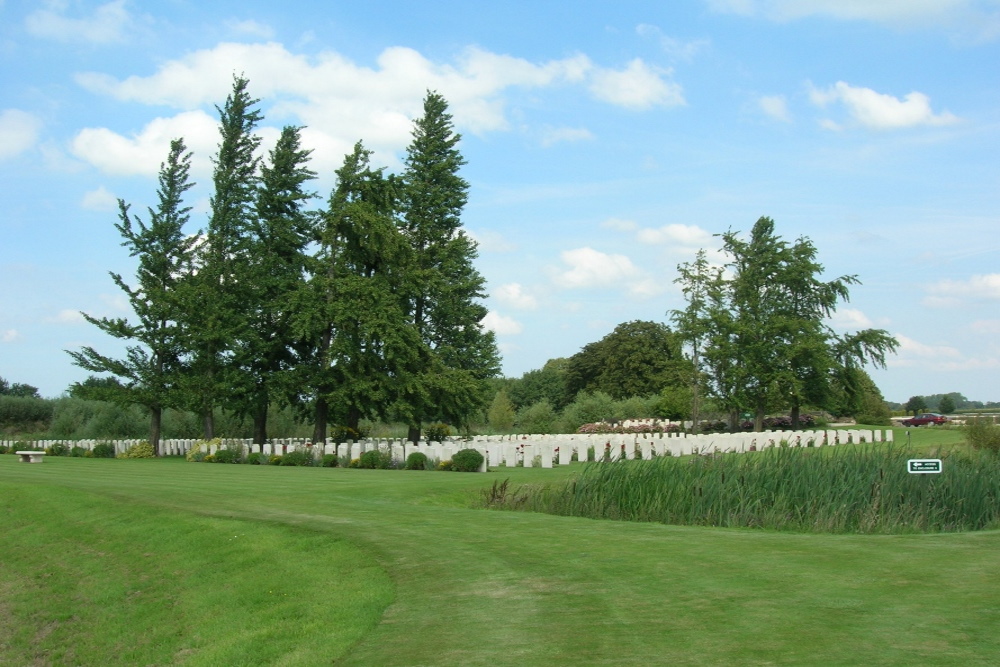 Commonwealth War Cemetery Bedford House #2