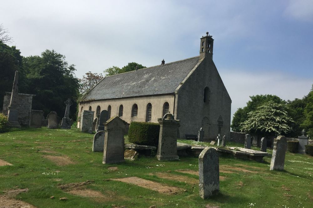 Commonwealth War Graves Alves Parish Churchyard