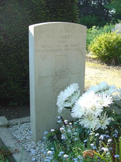 Commonwealth War Grave General Cemetery Zutphen #2