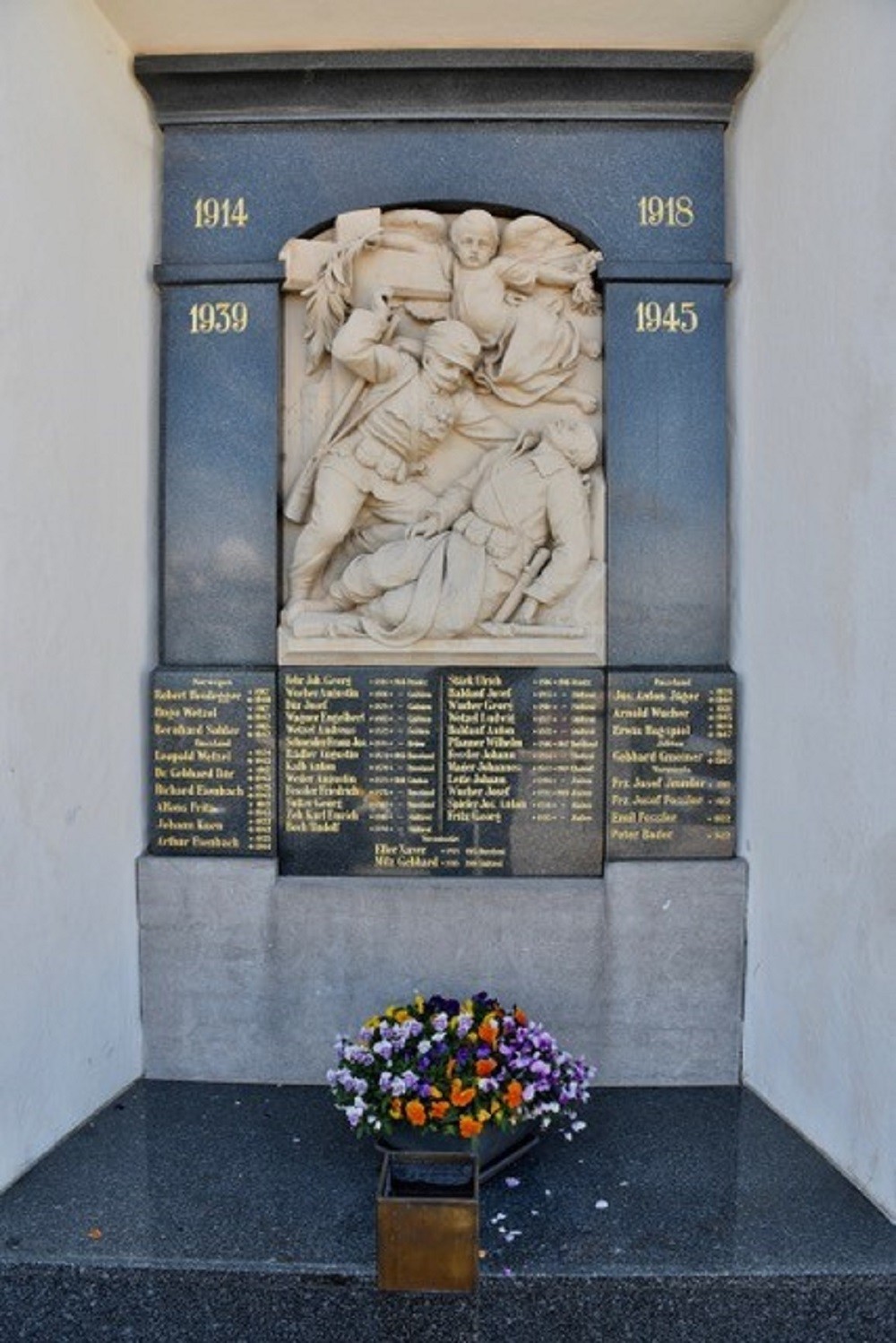 Monument Voor De Gevallenen Soldaten In WO I En WO II Mggers #3