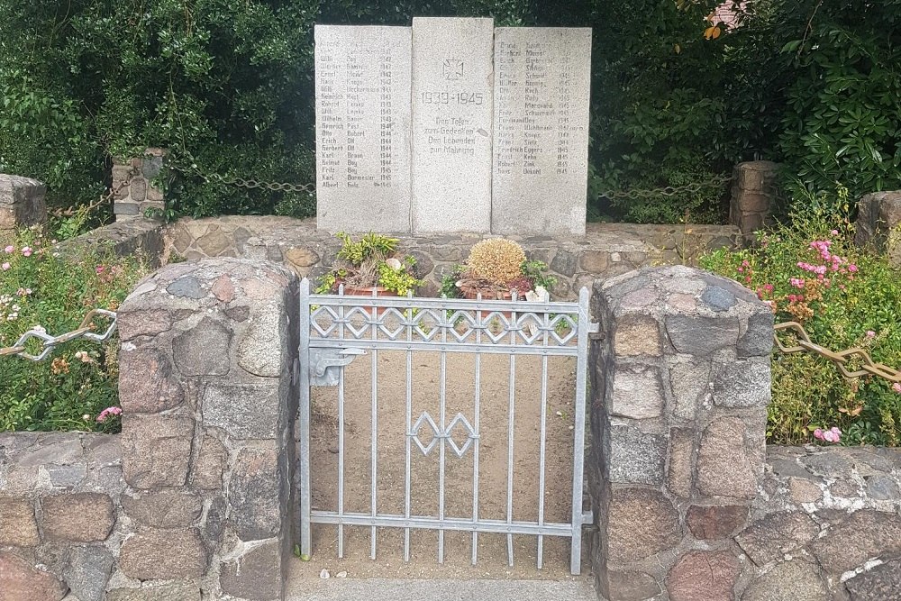 War Memorial Möhnsen #1