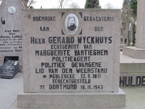 Grafmonument Politieke Gevangenen Meulebeke #2