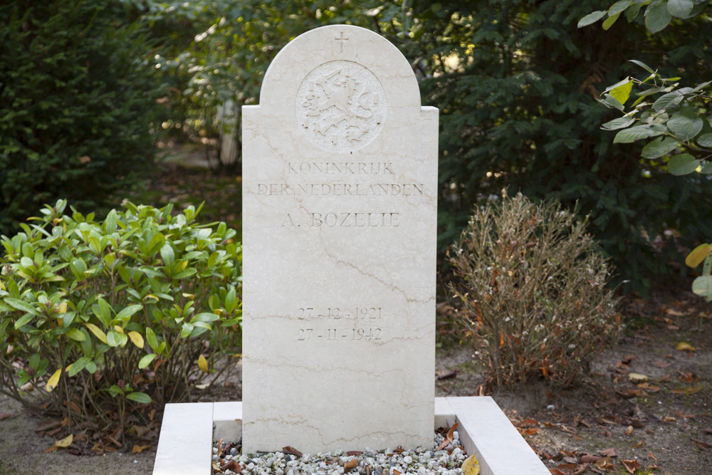 Dutch War Graves Protestant Cemetery De Leeuwer Enk Wageningen #5