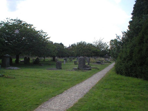 Commonwealth War Graves Holy Cross Churchyard