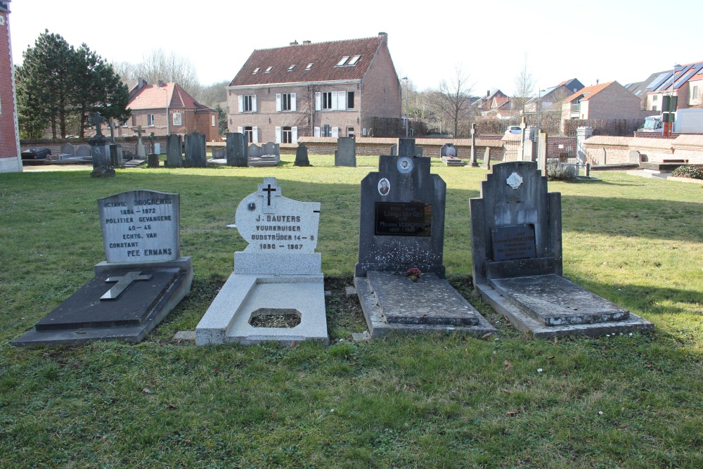 Belgian Graves Veterans Korbeek-Lo Churchyard #1