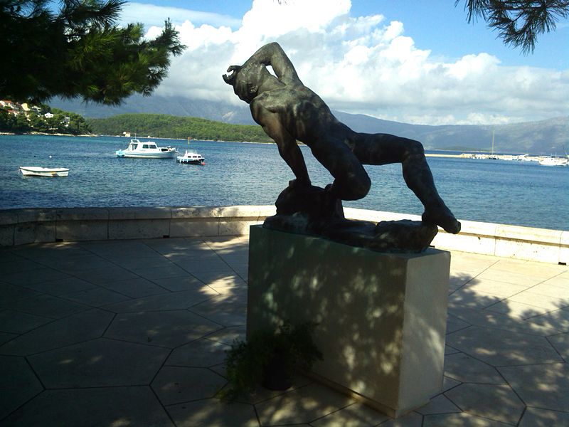 Monument Omgekomen Partizanen Lumbarda #1