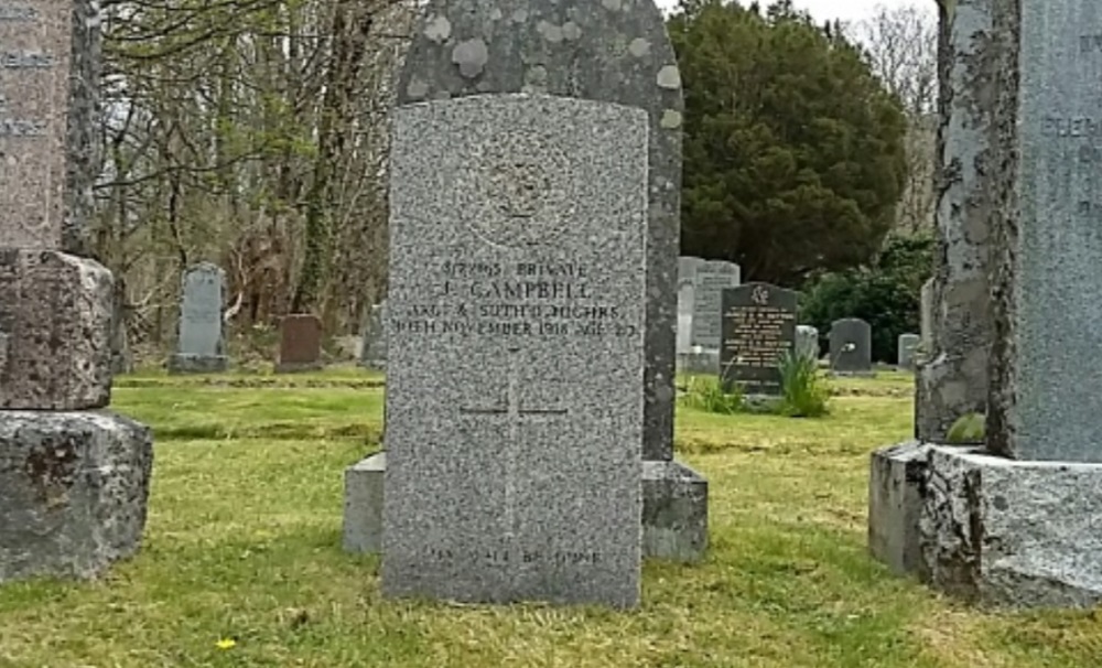 Commonwealth War Grave Duror Cemetery