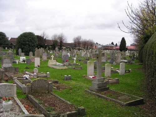 Oorlogsgraven van het Gemenebest St Luke Churchyard #1