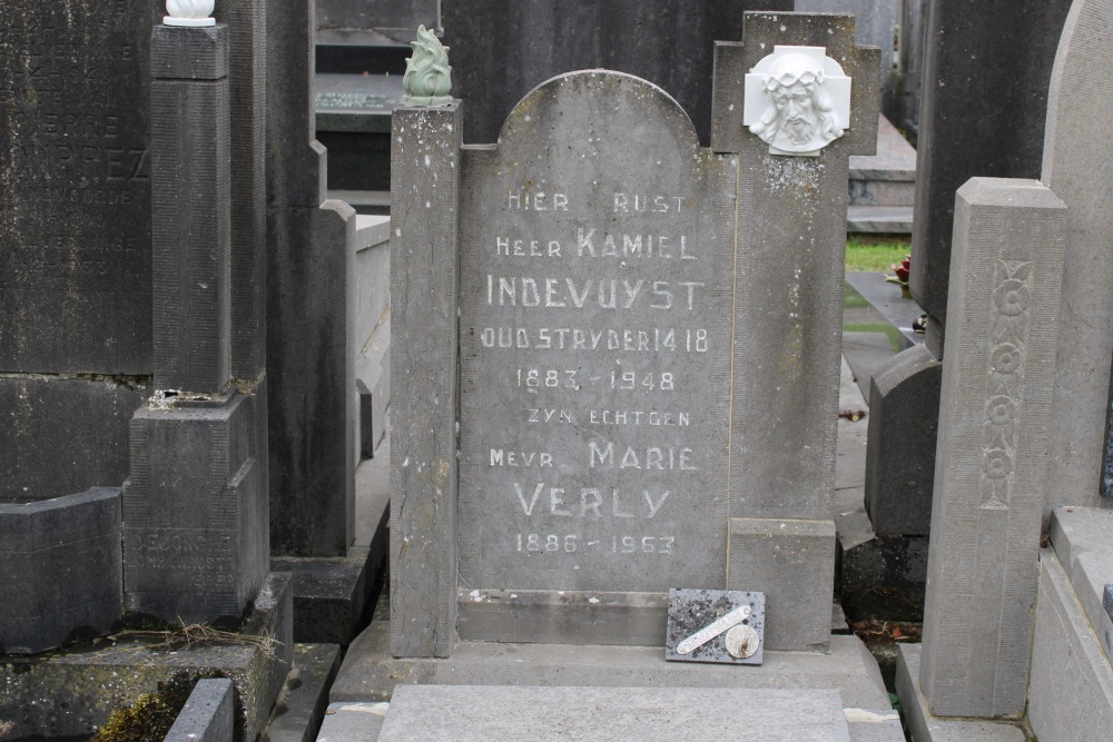 Belgian Graves Veterans Elverdinge #1