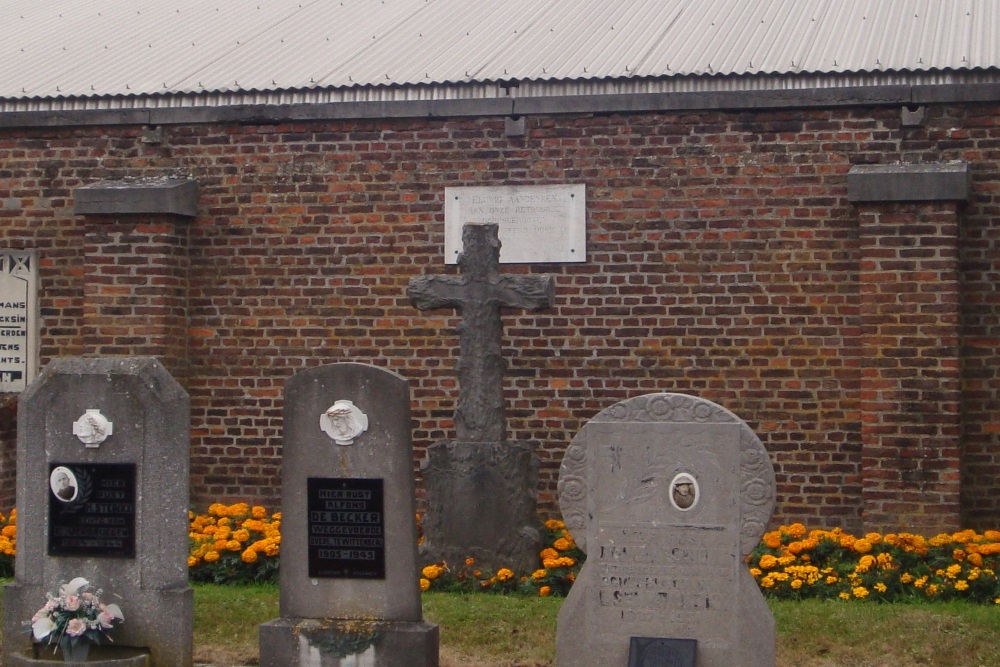Belgian War Graves Peutie #1