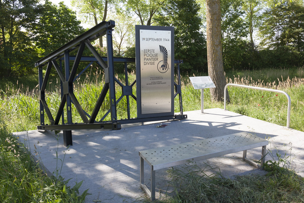 Polish memorial Axel #3