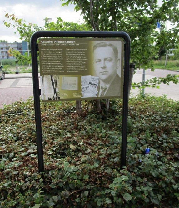 Information Panel Resistance Fighter Antonius Nieuwenhuisen #2