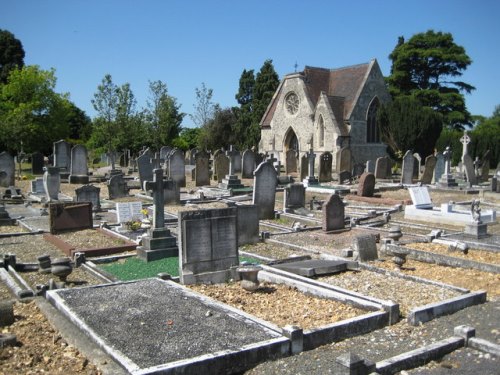 Commonwealth War Graves Watford Cemetery #1