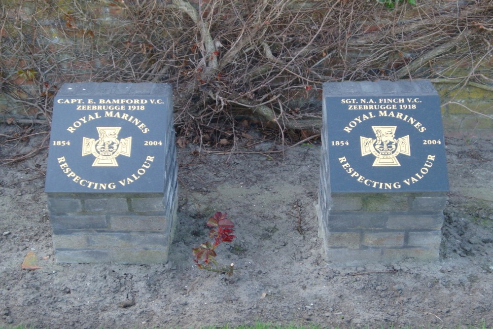 Commonwealth War Graves German War Churchyard No: 184 Zeebrugge #4