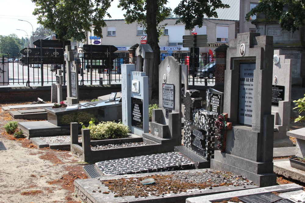 Belgian Graves Veterans Zaffelare Churchyard #2