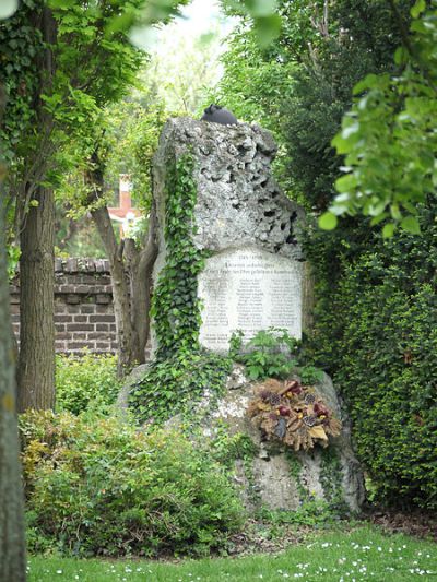 Oorlogsmonument Erlaa #1