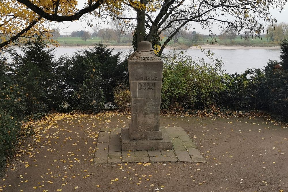 Oorlogsmonument Dsseldorf-Kaiserswerth #3