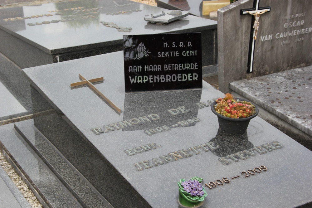 Belgische Graven Oudstrijders Balegem Begraafplaats Krekelberg #3
