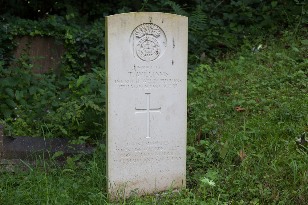 Oorlogsgraven van het Gemenebest St. Agnes Churchyard #5
