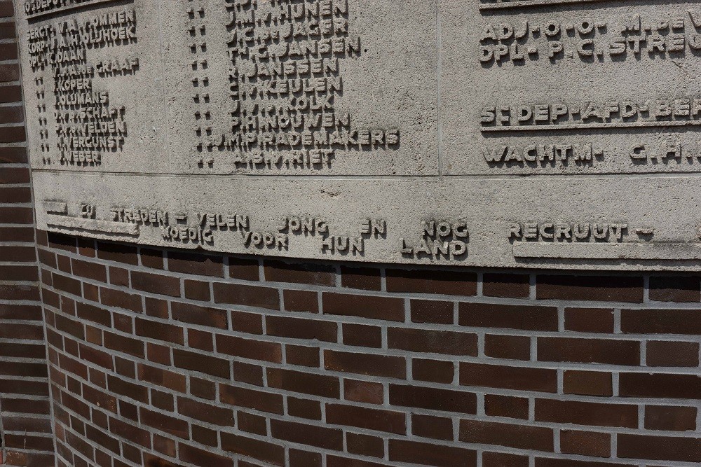 Monument Killed Dutch Soldiers Leiden #3
