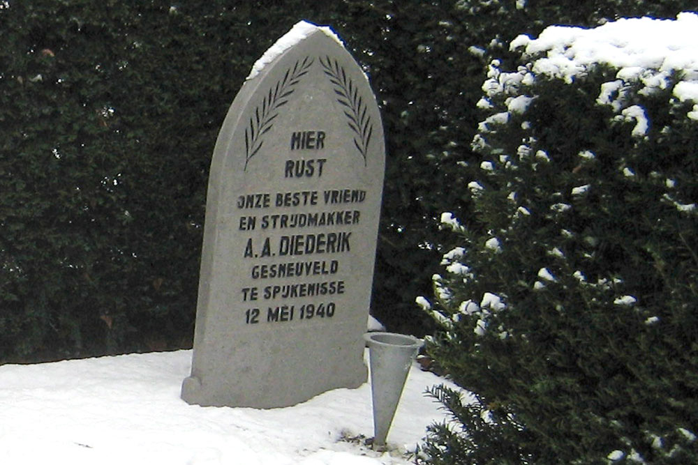 Dutch War Graves Communal Cemetery Spijkenisse #1