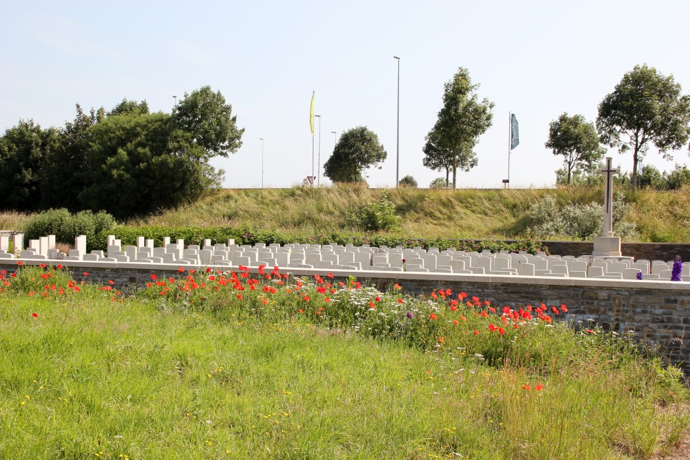 Commonwealth War Cemetery Adinkerke