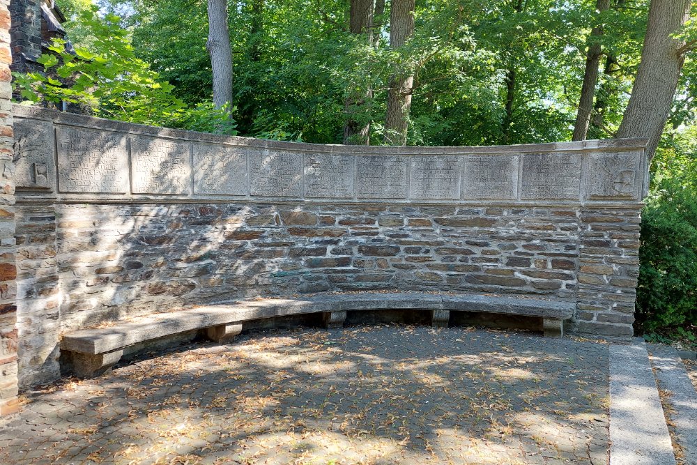 Oorlogsmonument Niederschelden en Niederschelderhtte #4