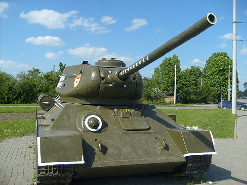 Bevrijdingsmonument (T-34/85 Tank) Poltava #1