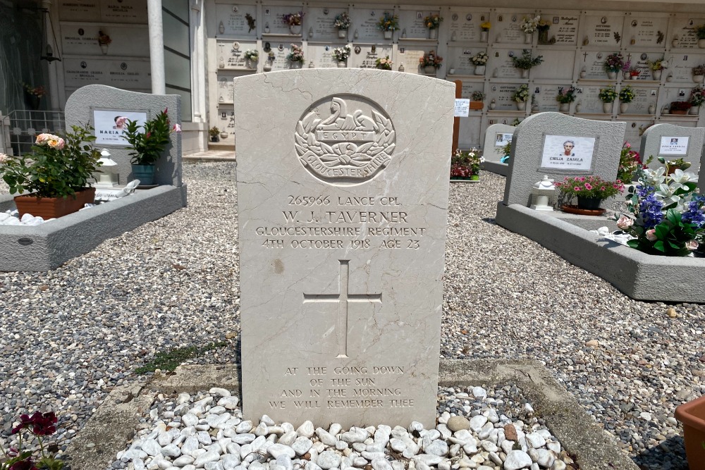 Commonwealth War Grave Sirmione Communal Cemetery #1