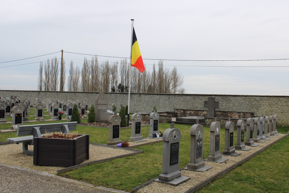 Belgische Graven Oudstrijders Waanrode Begraafplaats #4