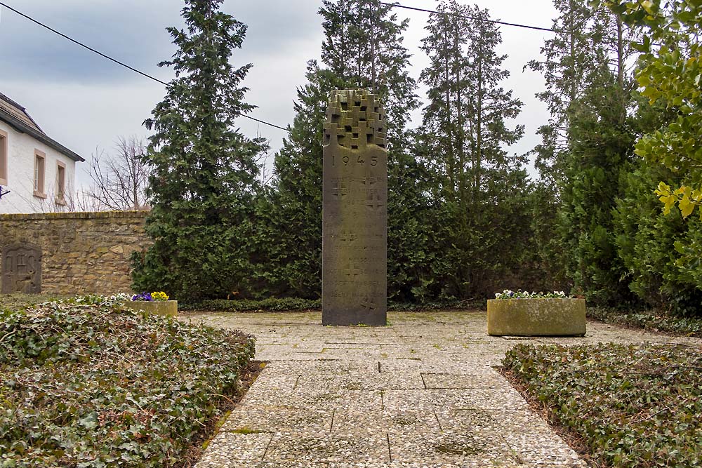 War Memorial Froitzheim #1