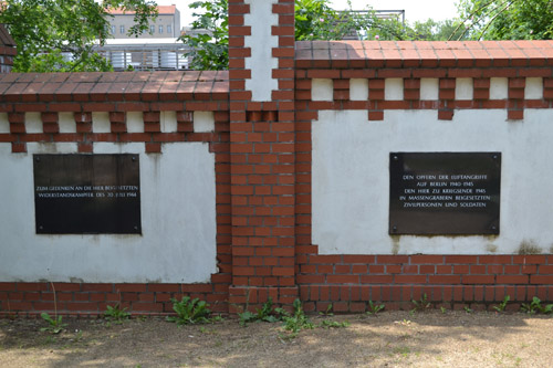 Mass Grave German Soldiers & Civilian Casulaties Invalidenfriedhof