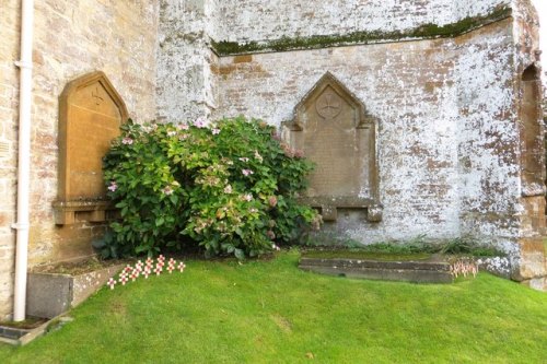 Oorlogsmonument Aynho #1