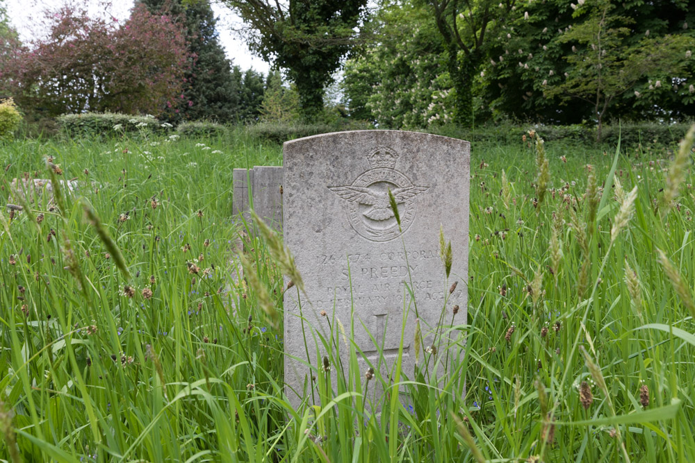 Commonwealth War Graves World War Second St Mary Churchyard #3