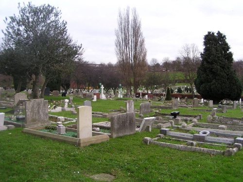 Commonwealth War Graves Stevenage Cemetery #1