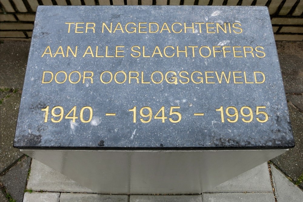 Oorlogsmonument Ledeganckplein #1