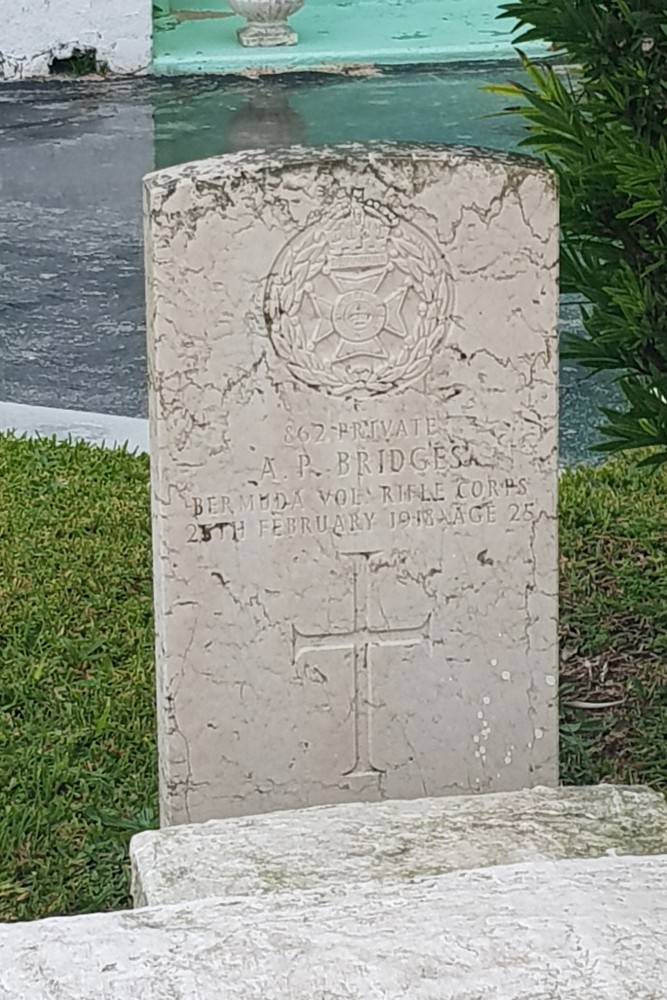 Oorlogsgraven van het Gemenebest St. James Churchyard #4