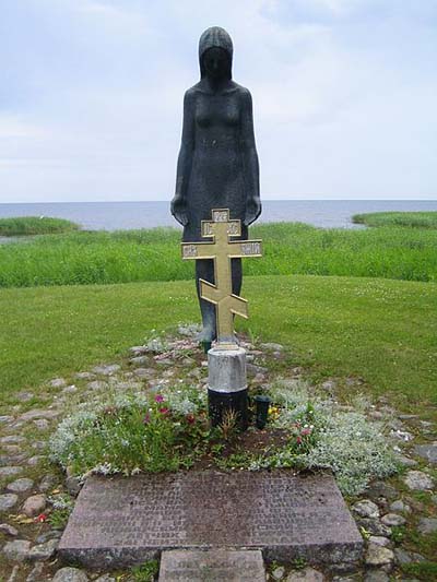 Mass Grave Soviet Soldiers Mustvee #2