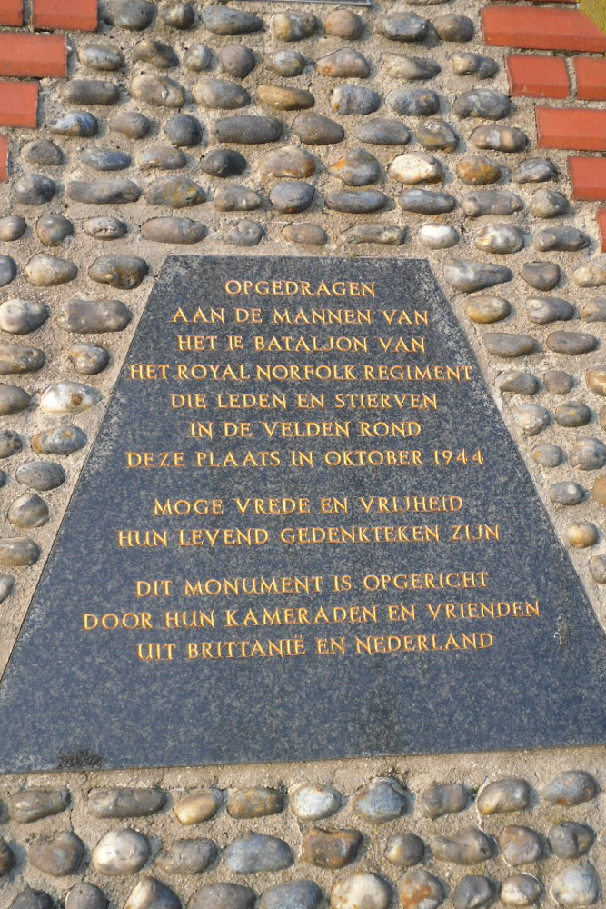 Monument 1e Bataljon van het Royal Norfolk Regiment #2