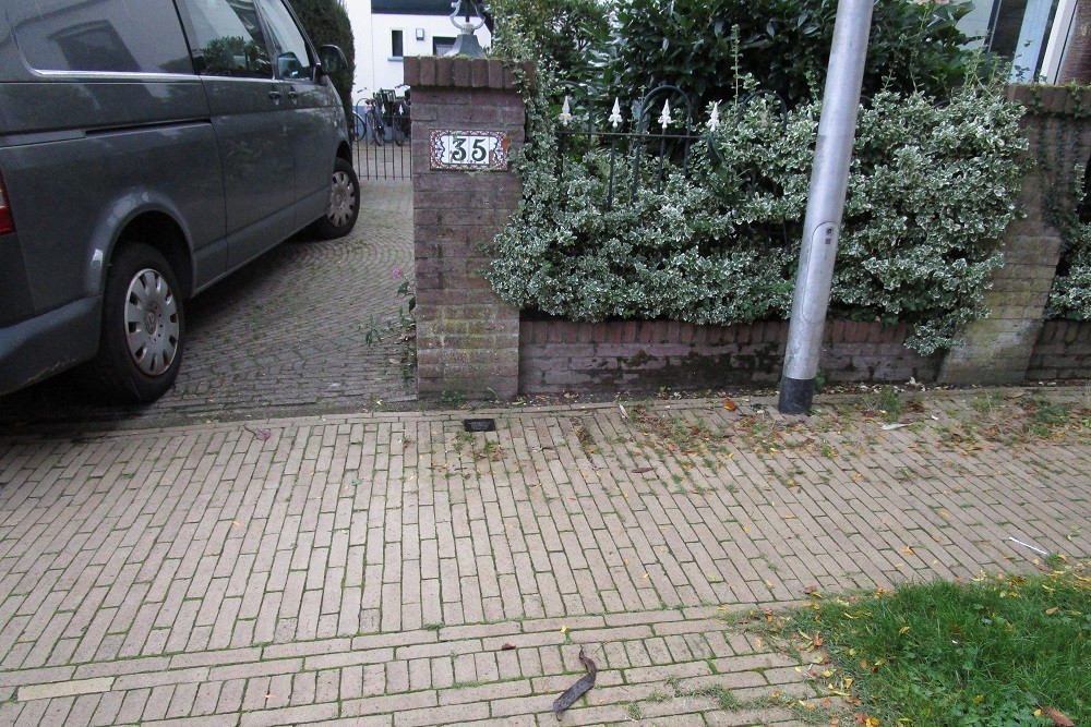 Memorial Stone Regentesselaan 35 #2