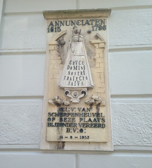 Monument aan de Wucker Grachtstraat