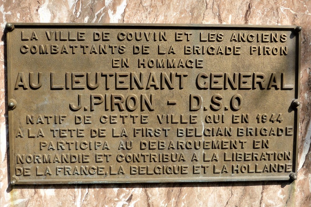 Monument Luitenant-Generaal J. Piron Couvin #2