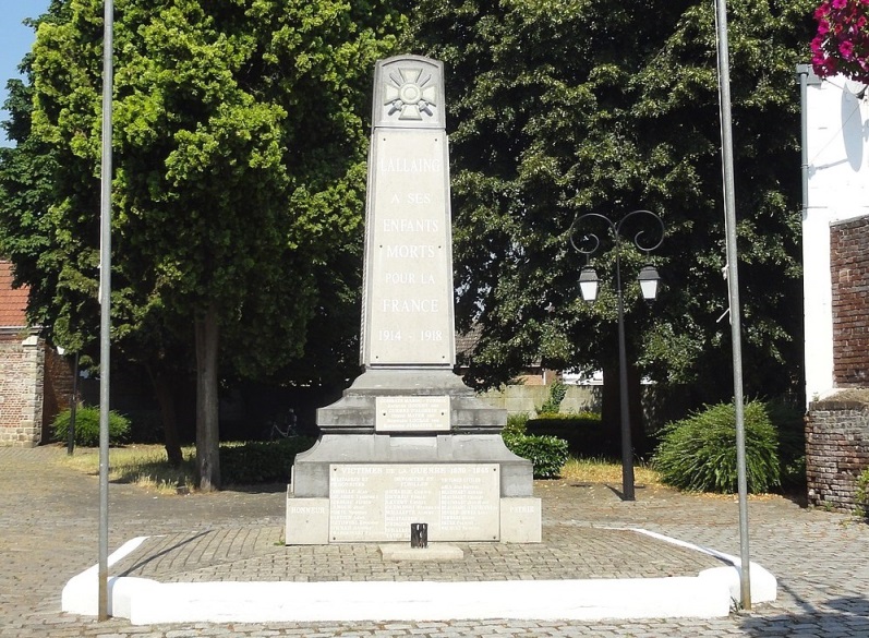 War Memorial Lallaing #1