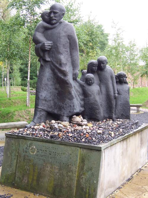 Monument Janusz Korczak #2