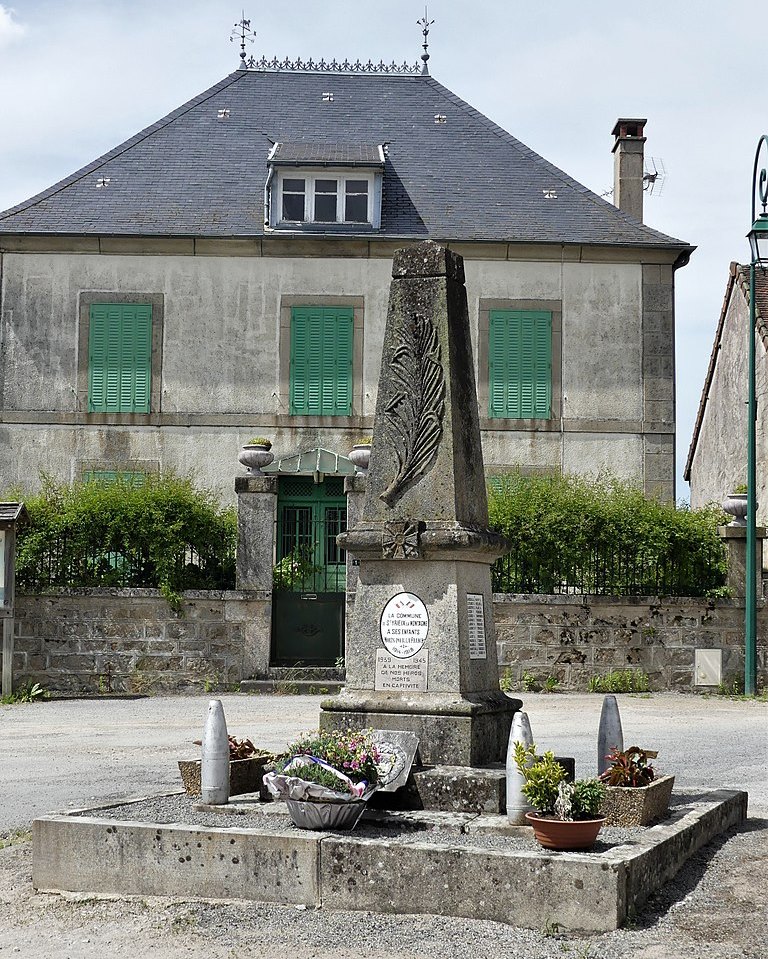 Oorlogsmonument Saint-Yrieix-la-Montagne