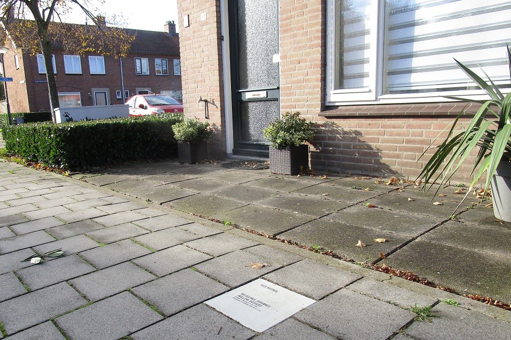 Memorial Stone Stijn Streuvelsstraat 24 #2