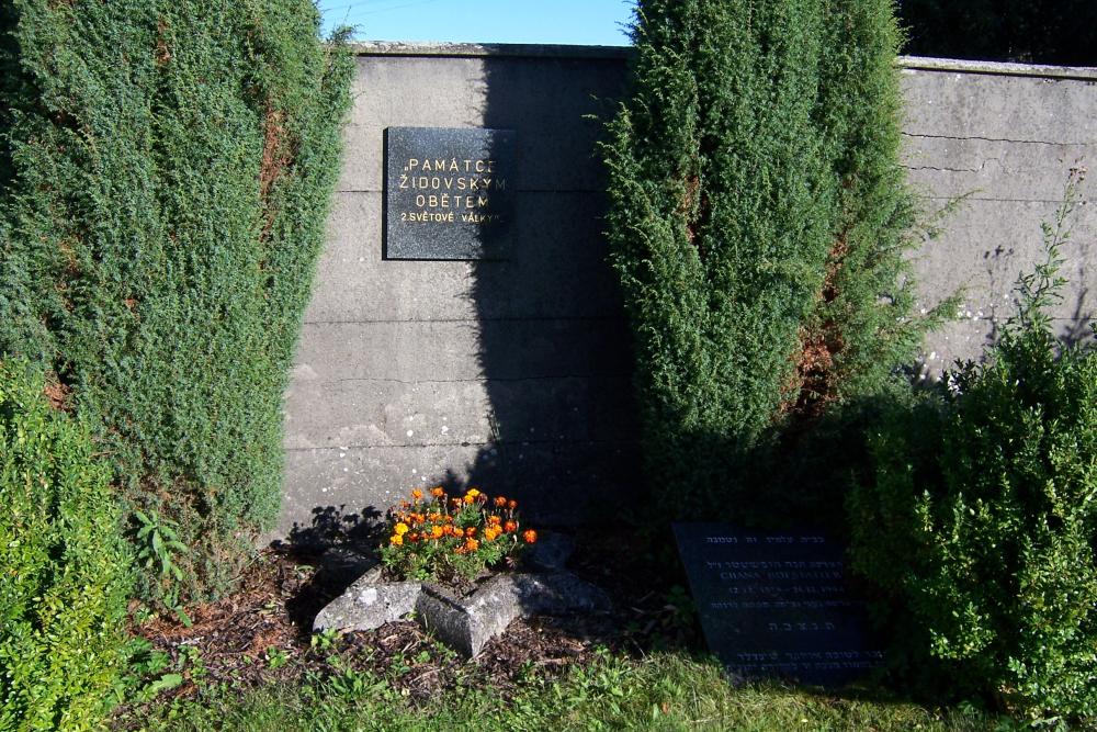 Jewish Mass Grave at Běl nad Svitavou