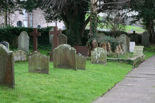 Commonwealth War Grave St. Mary Churchyard #1