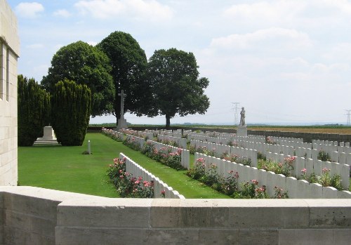 Commonwealth War Cemetery Vignacourt #1