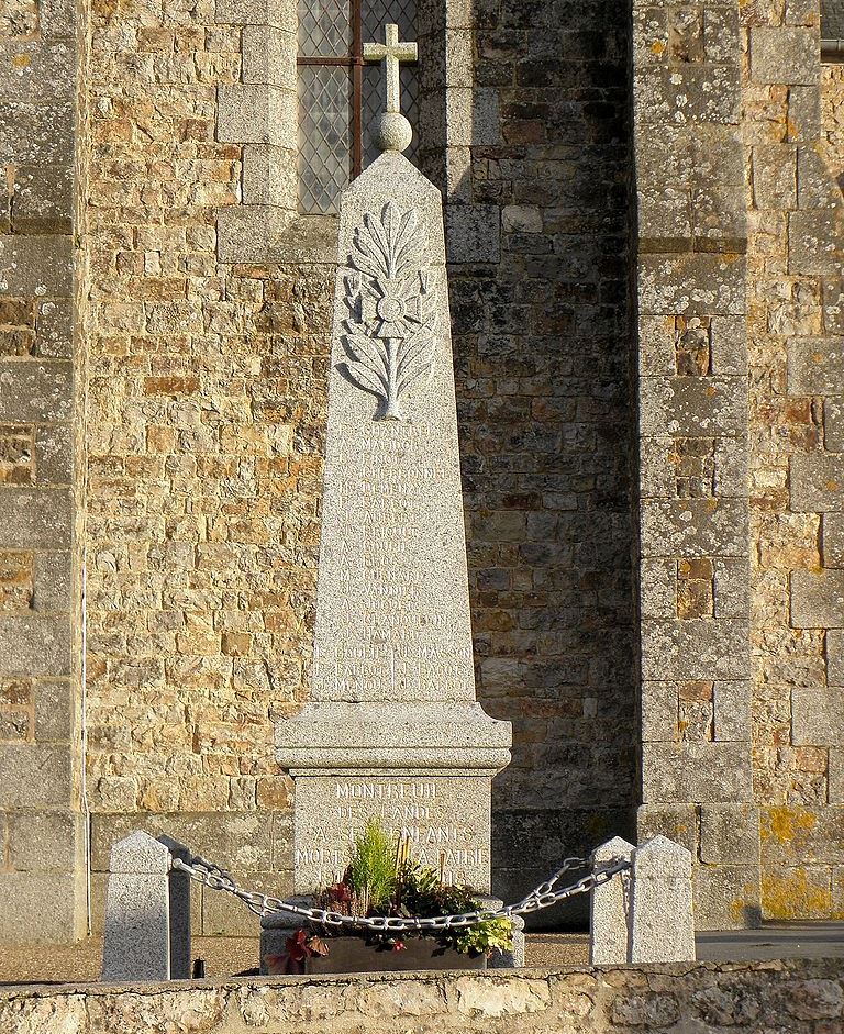 Oorlogsmonument Montreuil-des-Landes #1